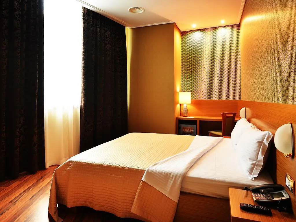 Hotel Austria Tirana 4*,  Albanië