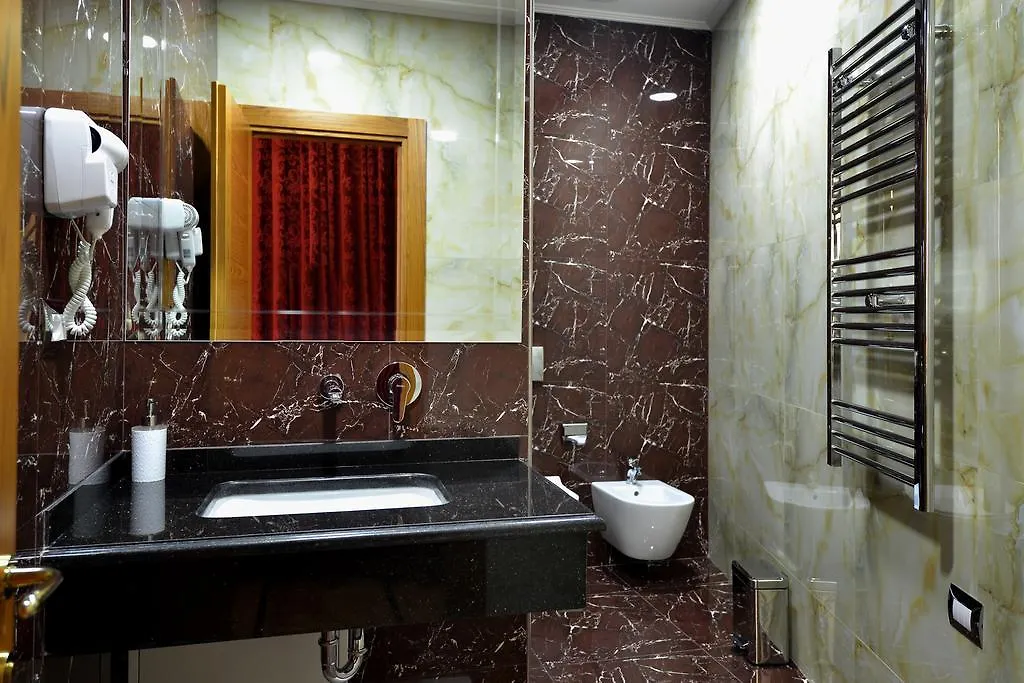****  Hotel Austria Tirana Albanië