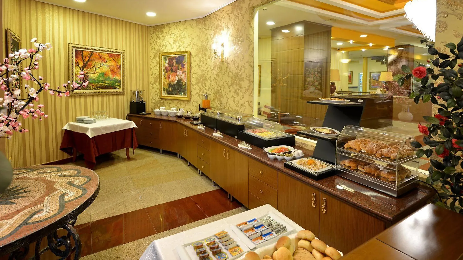 Hotel Austria Tirana