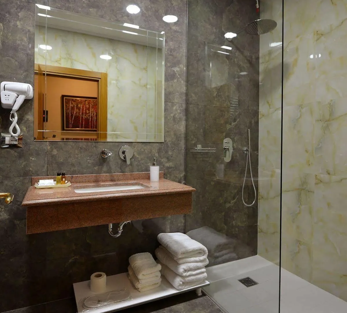 Hotel Austria Tirana