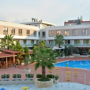Te Stela Resort&spa Resort Yrsheku