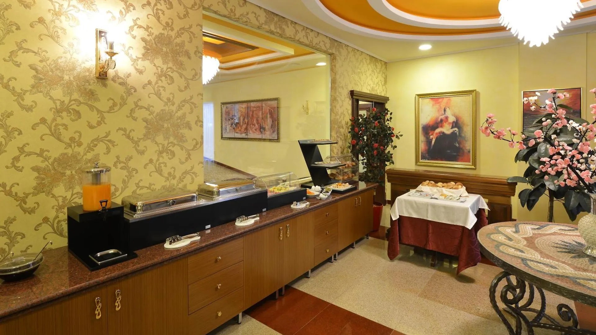 Hotel Austria Tirana