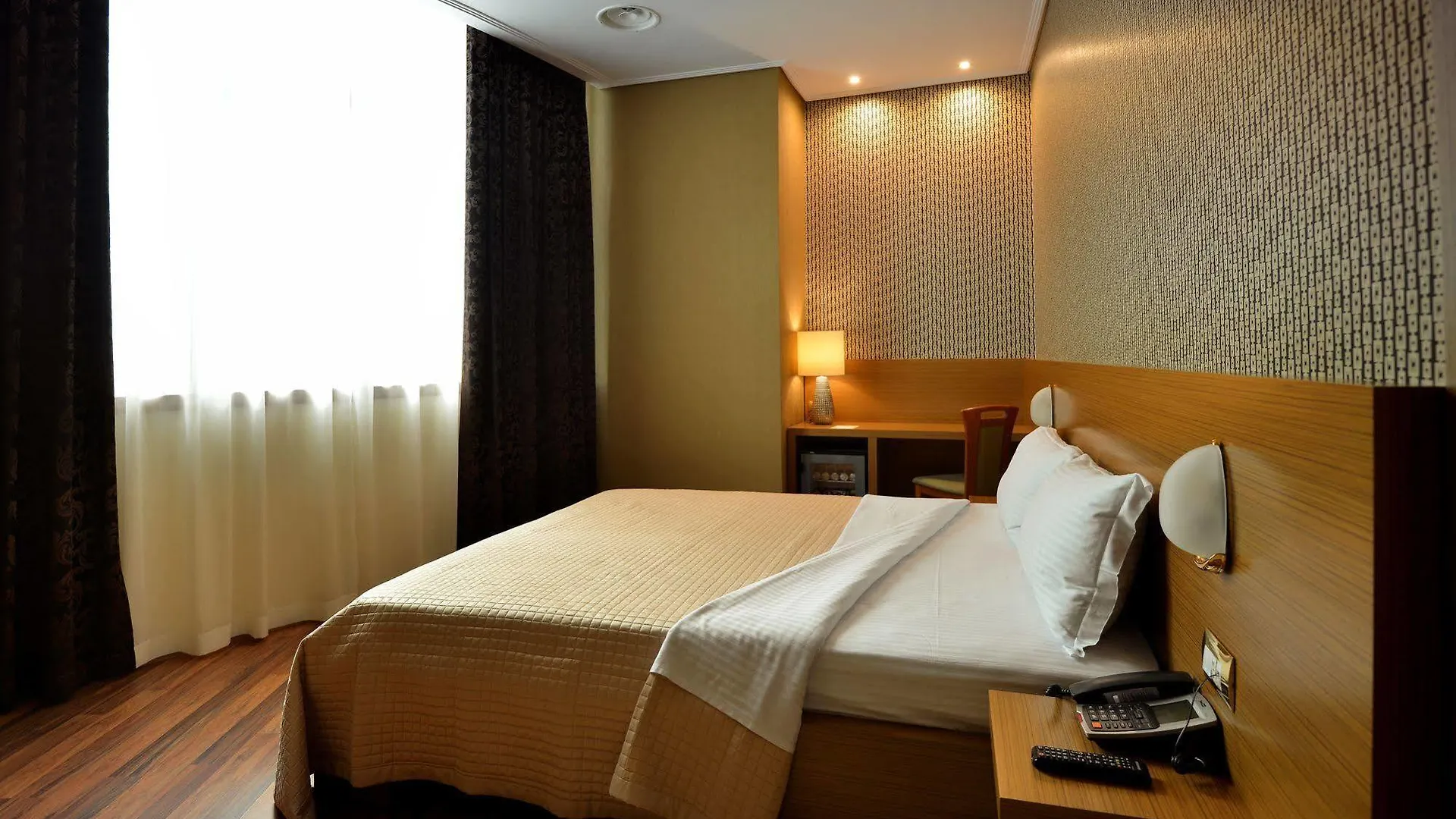 Hotel Austria Tirana
